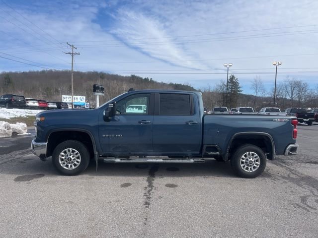 Used 2025 Chevrolet Silverado 2500 LT w/ Convenience Package image 9