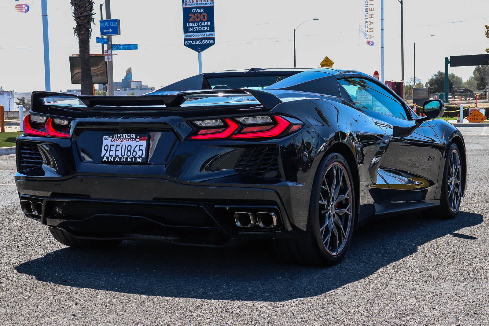 Used 2023 Chevrolet Corvette Stingray Premium Conv w/ Z51 Performance Package RWD image 8