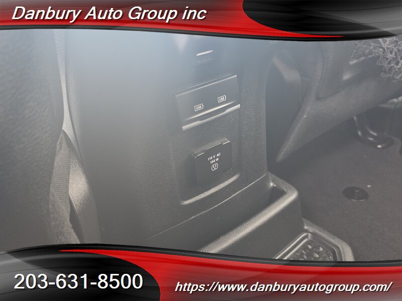 Used 2022 Jeep Wrangler Unlimited Rubicon w/ Cold Weather Group AWD/4WD image 7