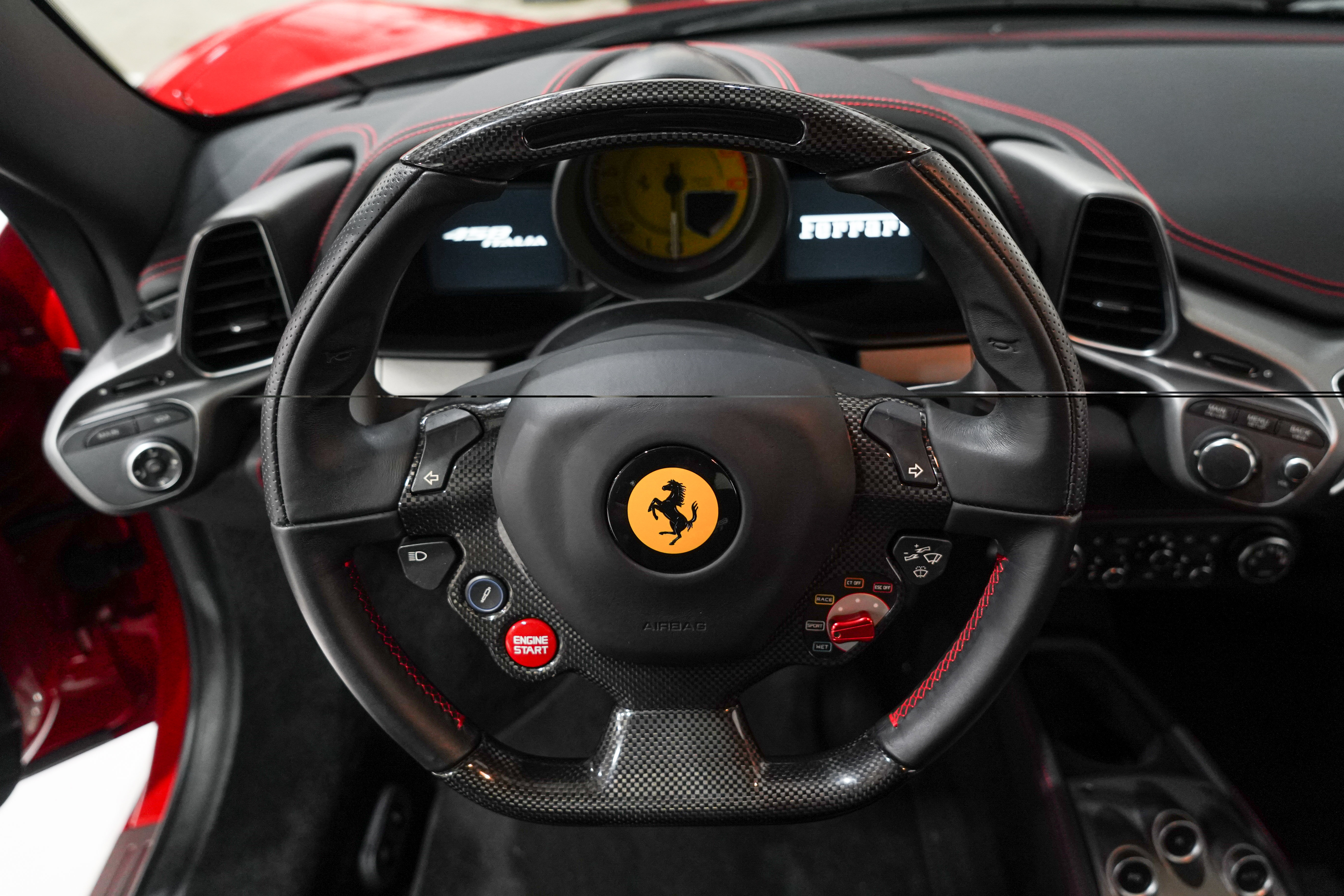 Used 2014 Ferrari 458 Italia Coupe RWD image 10
