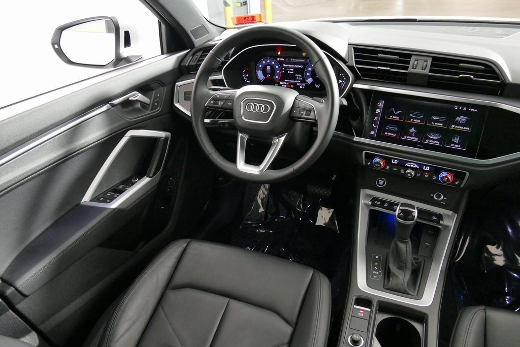Used 2023 Audi Q3 2.0T Premium Plus w/ Premium Plus Package image 23