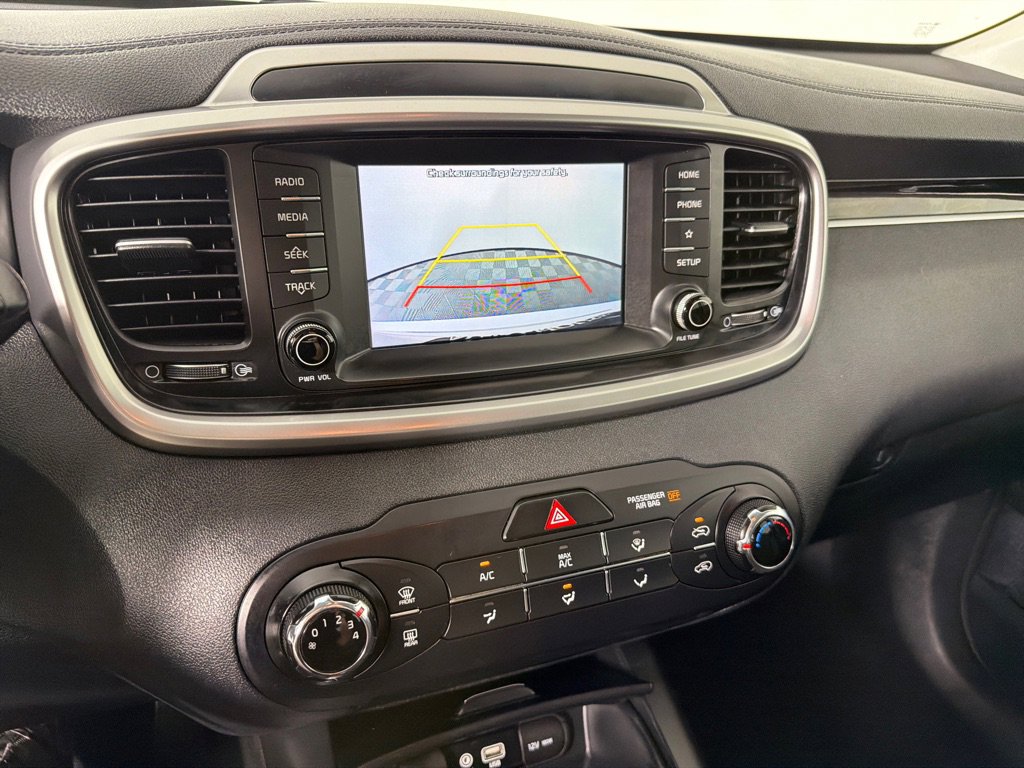 Used 2020 Kia Sorento L FWD image 16