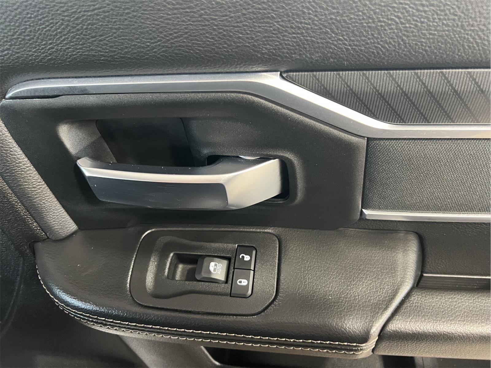 Used 2025 RAM 3500 Big Horn image 13