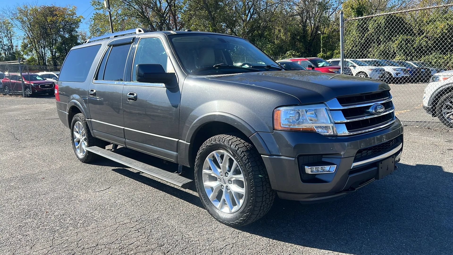 Used 2017 Ford Expedition EL Limited w/ Equipment Group 301A AWD/4WD image 3