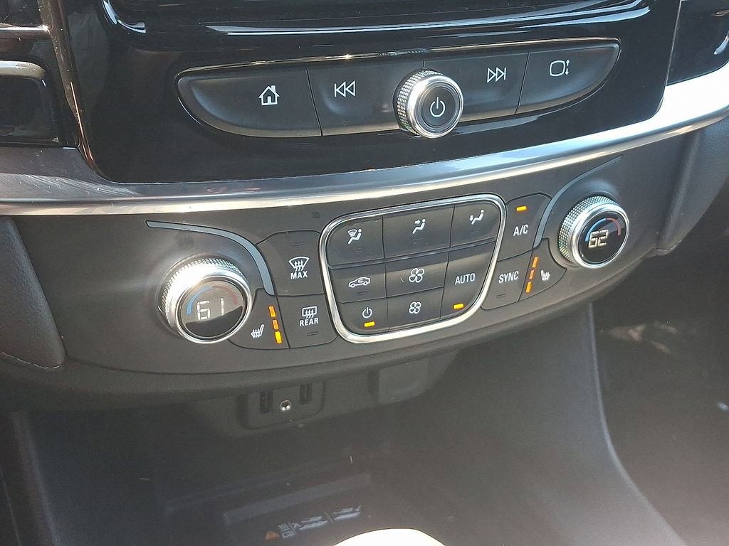 Certified 2023 Chevrolet Traverse LT FWD image 17