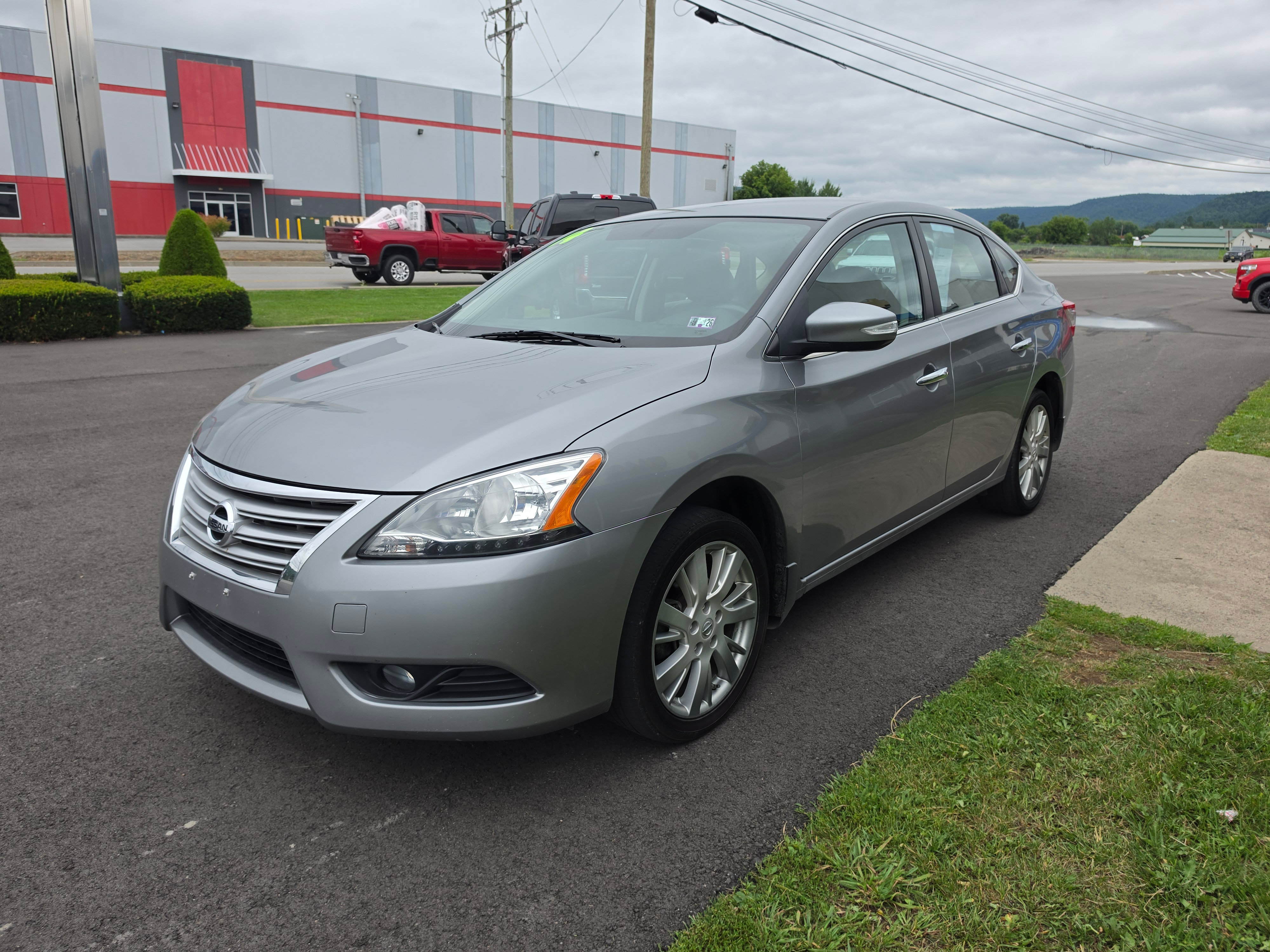 Used 2014 Nissan Sentra SL w/ Leather Package FWD image 8