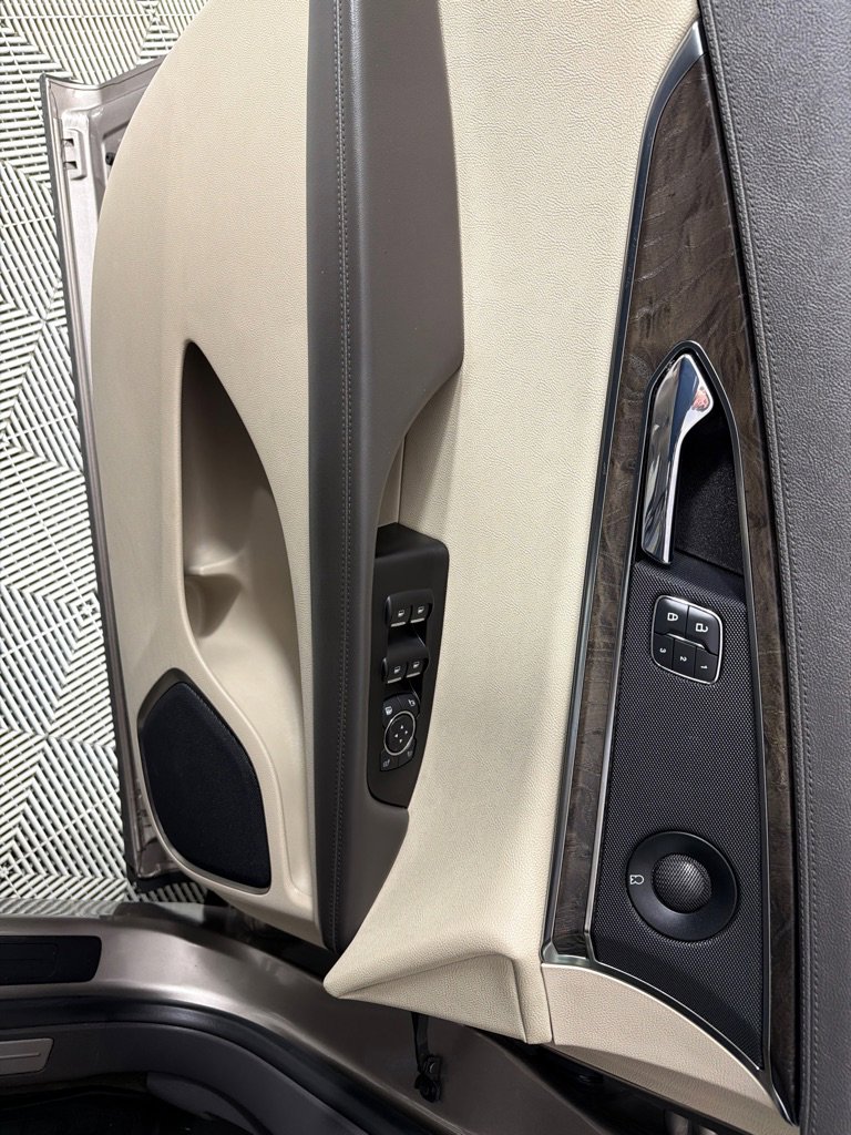 Used 2020 Lincoln Nautilus Reserve image 11