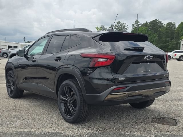 Certified 2024 Chevrolet Trax ACTIV FWD image 3