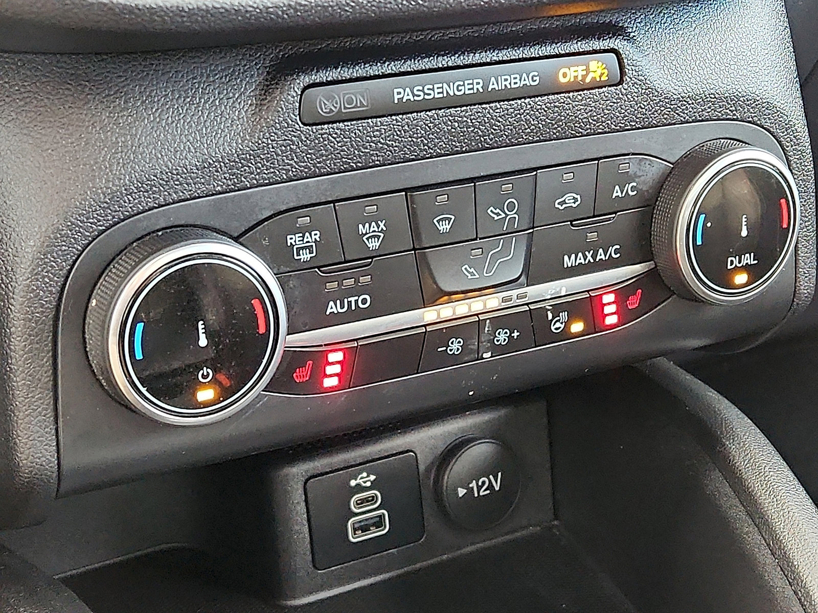 Used 2025 Ford Escape ST-Line w/ Cold Weather Package image 17