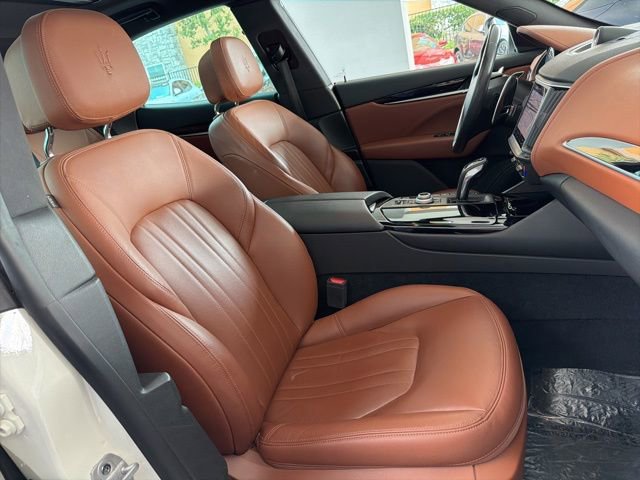 Certified 2023 Maserati Levante GT AWD/4WD image 18