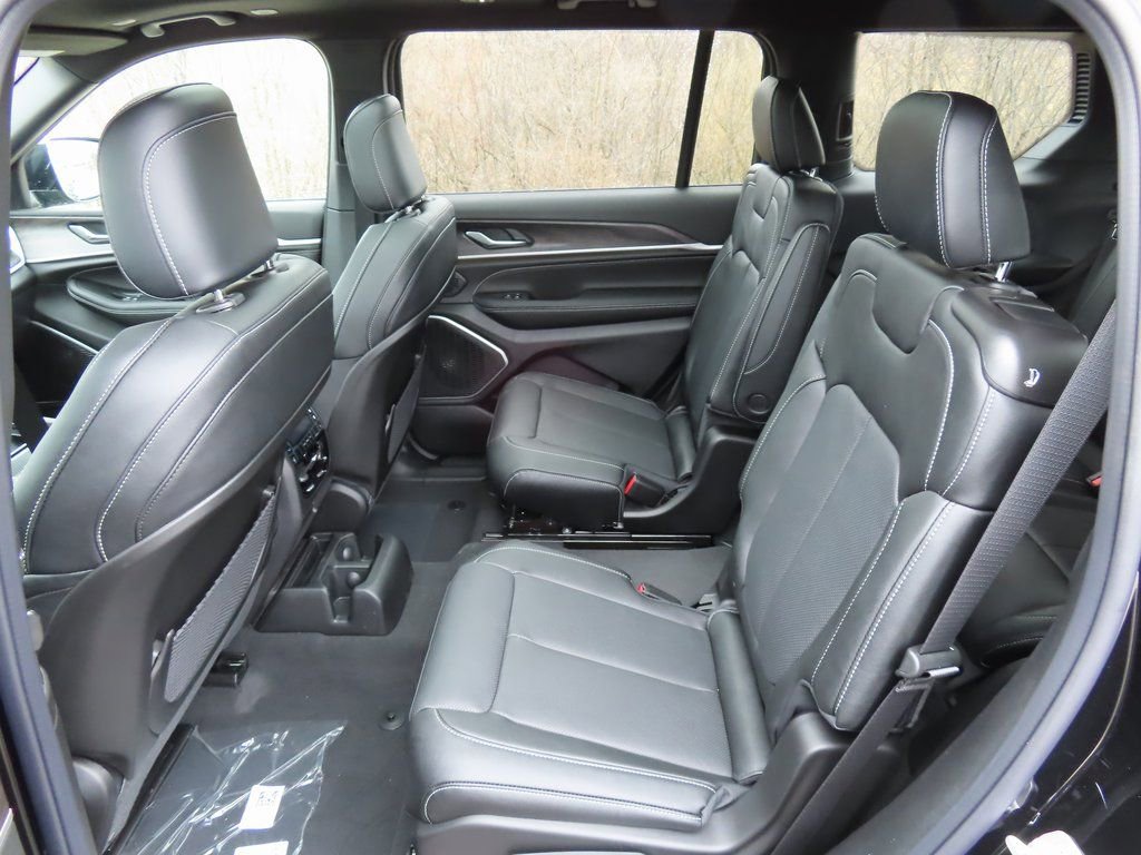 New 2026 Jeep Grand Cherokee L Limited AWD/4WD image 24