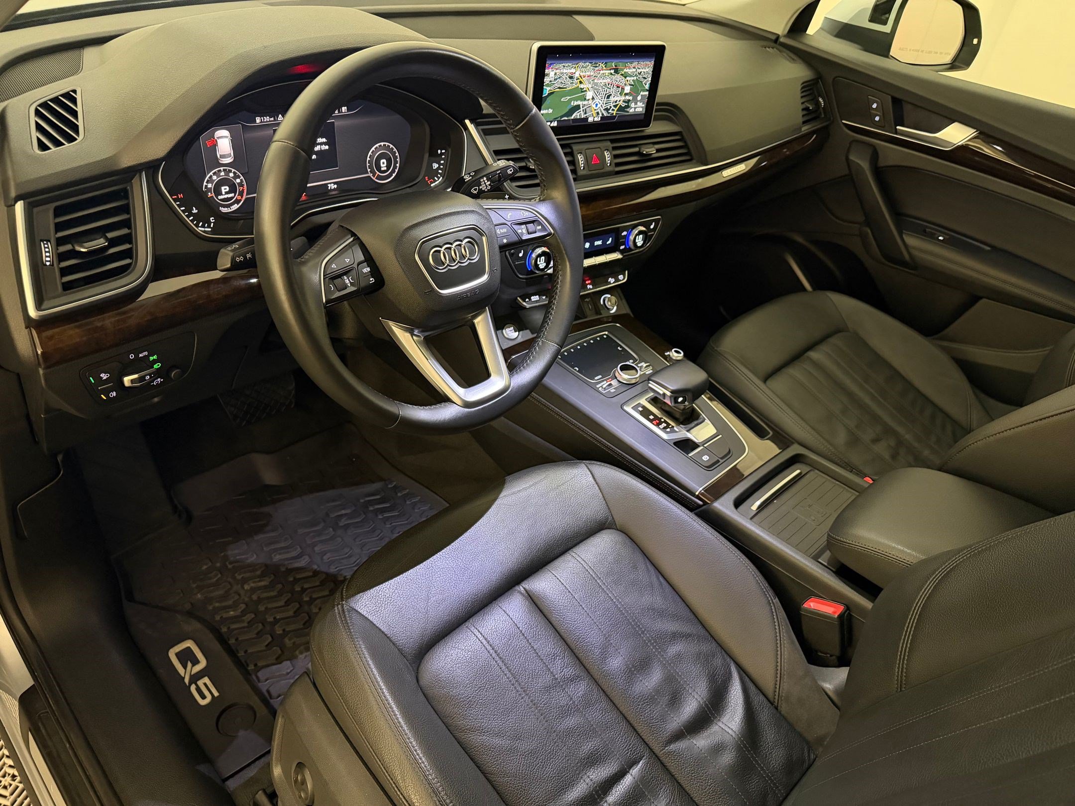 Used 2019 Audi Q5 2.0T Premium Plus w/ Premium Plus Package AWD/4WD image 4