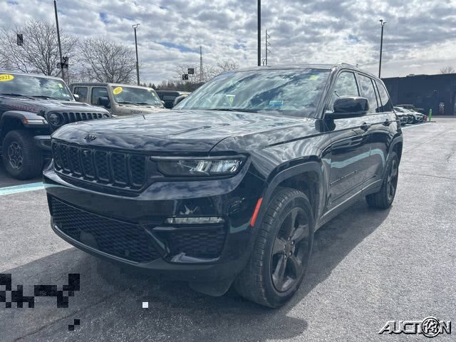 Used 2023 Jeep Grand Cherokee Limited w/ Luxury Tech Group II AWD/4WD image 1