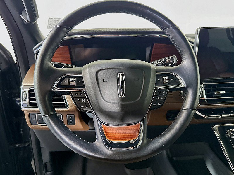 Used 2024 Lincoln Navigator Reserve AWD/4WD image 12