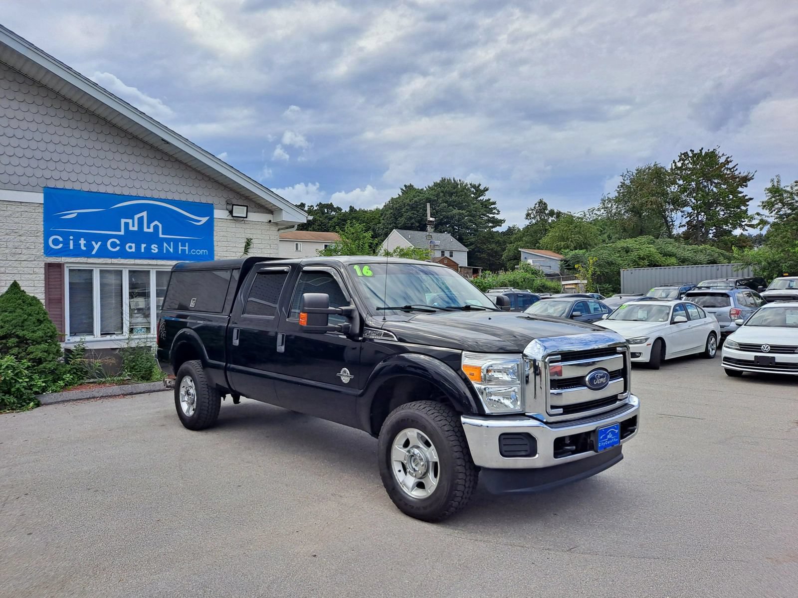 Used 2016 Ford F250 XLT w/ XLT Interior Package AWD/4WD image 2