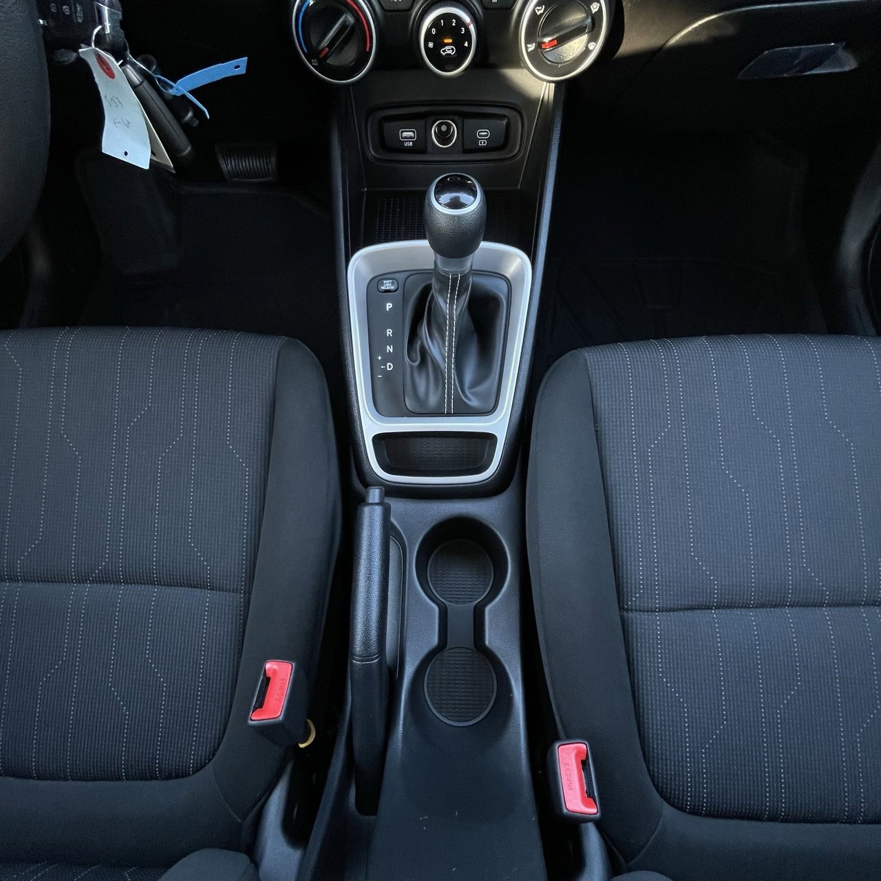 Used 2025 Hyundai Venue SE image 18