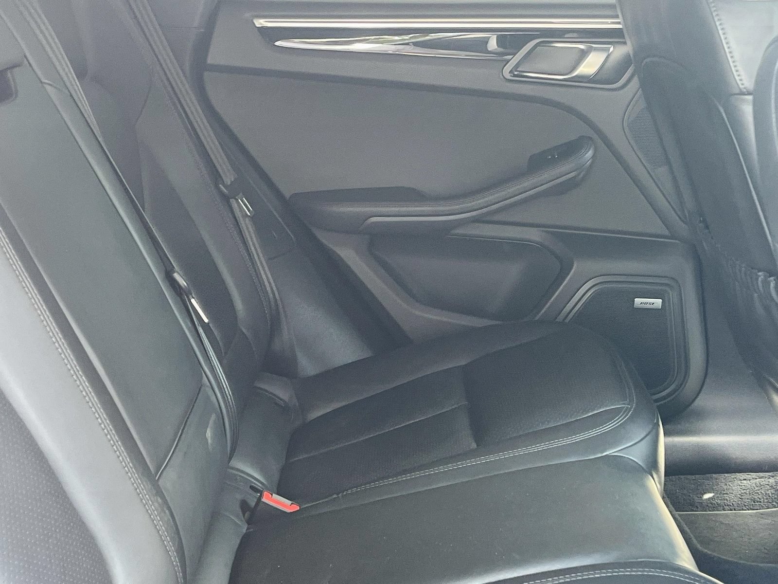 Used 2020 Porsche Macan AWD/4WD image 27
