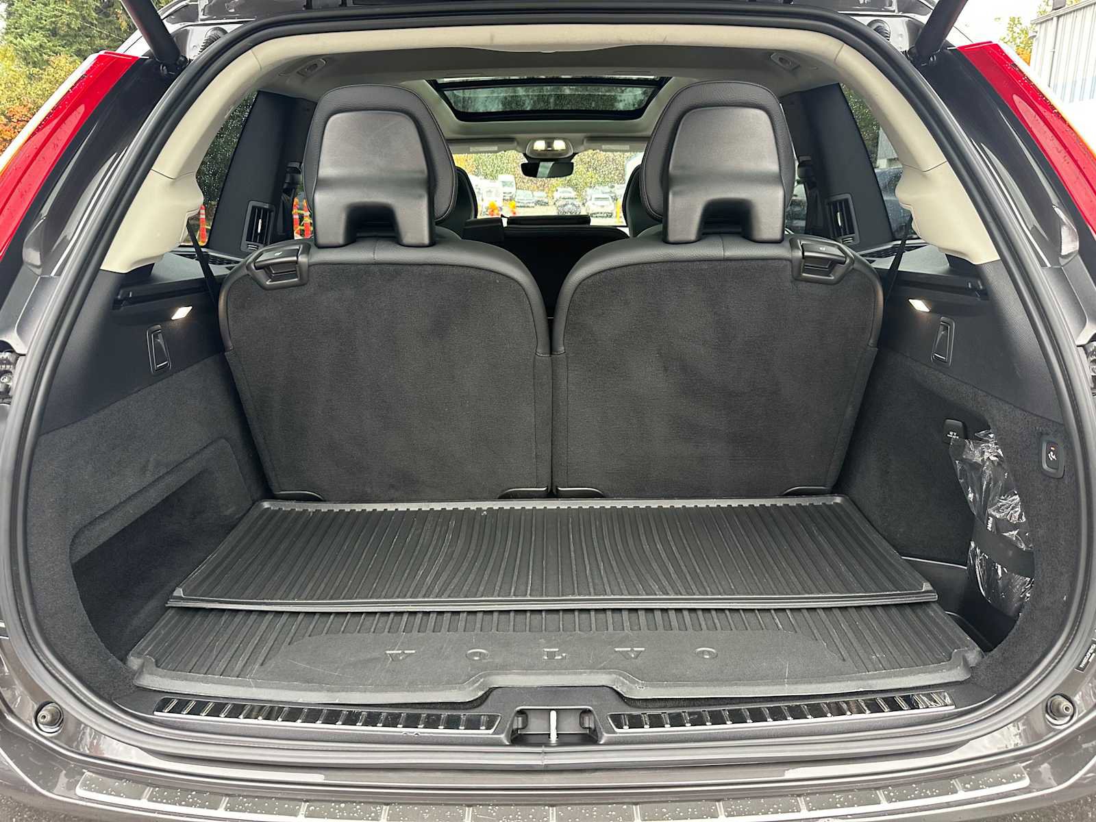 Certified 2023 Volvo XC90 T8 Plus image 22