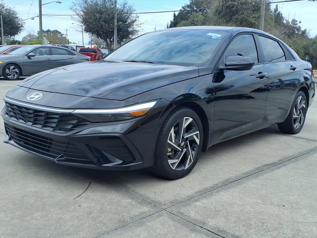 Used 2025 Hyundai Elantra Sport image 26