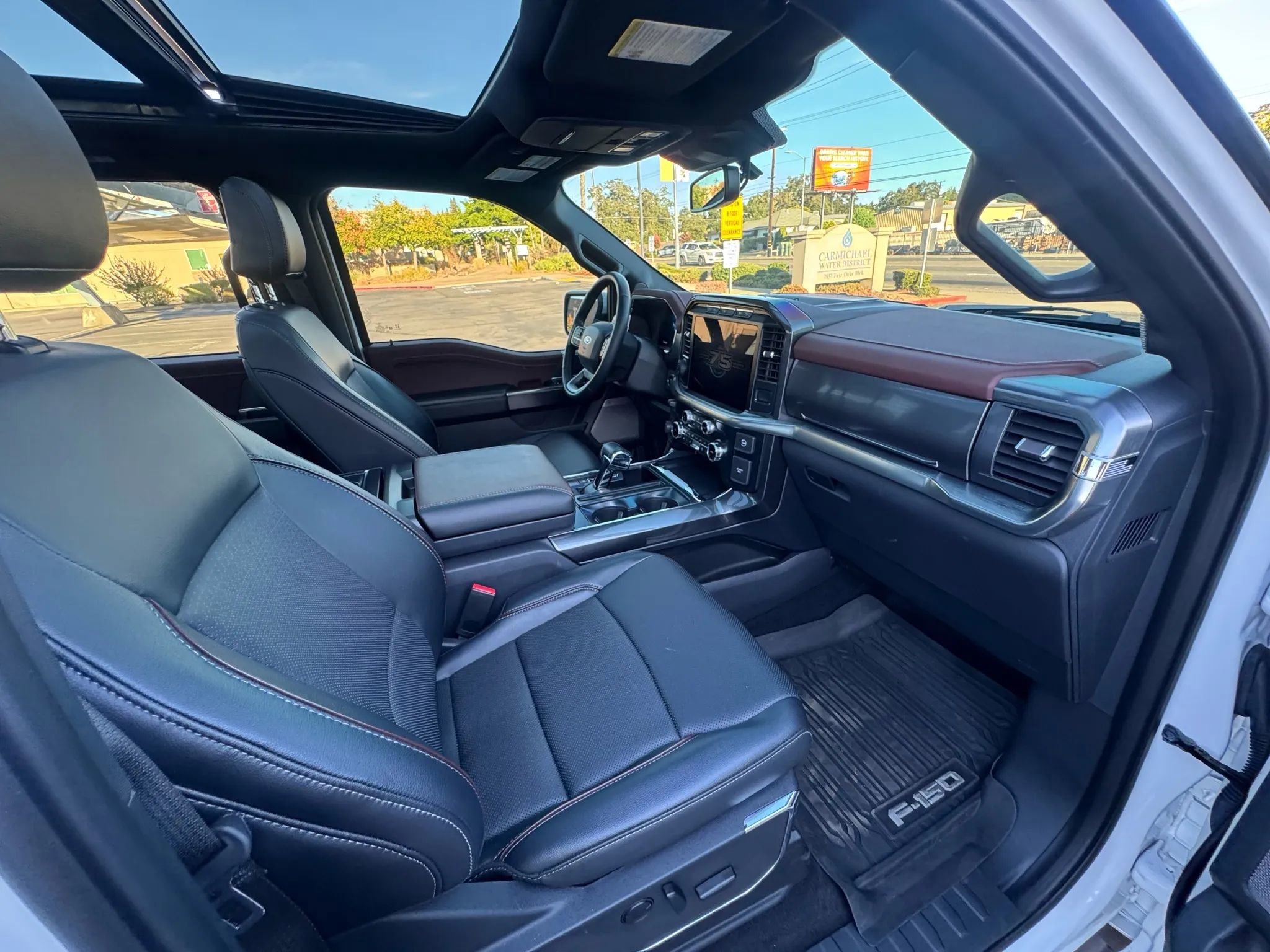 Used 2023 Ford F150 Lariat w/ Max Trailer Tow Package image 13