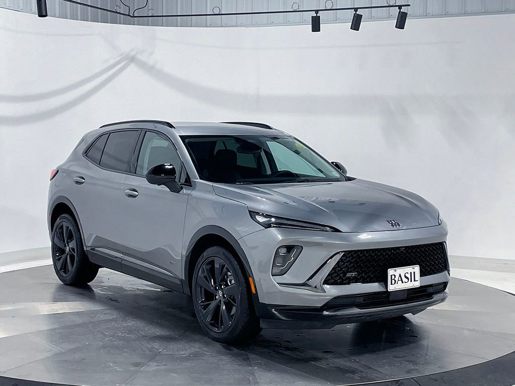 Used 2025 Buick Envision Sport Touring image 38