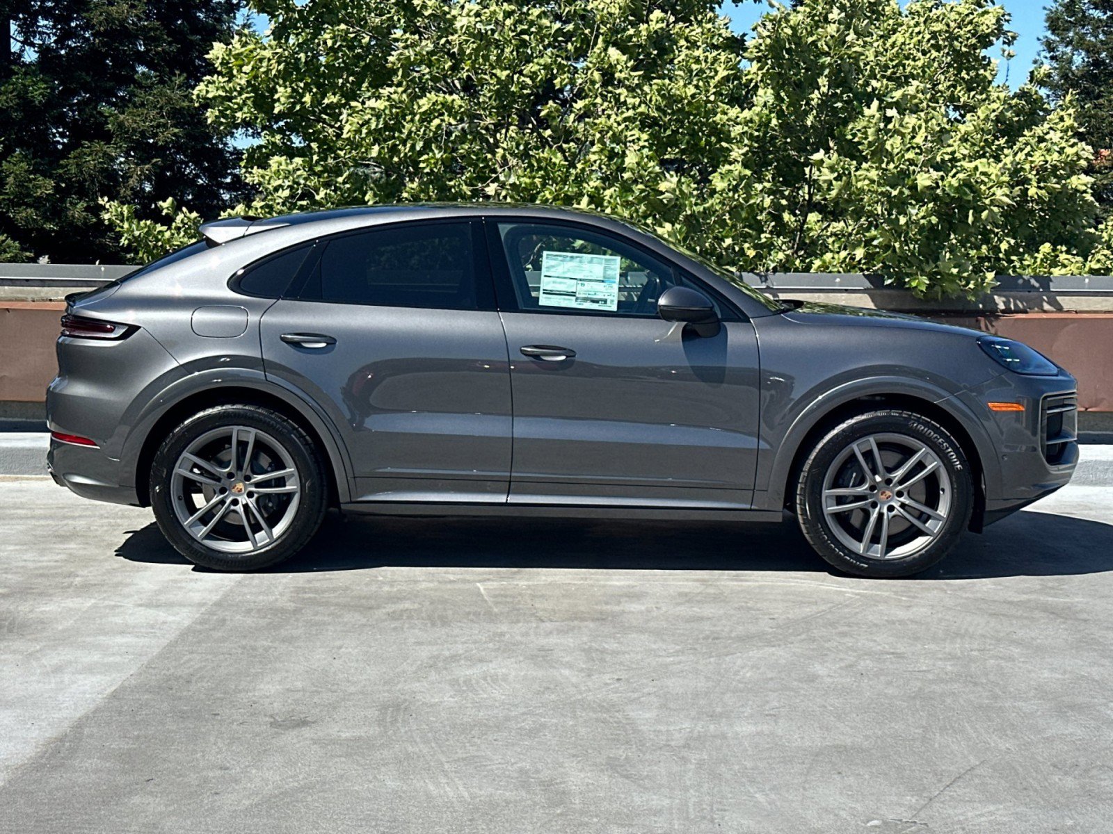 New 2025 Porsche Cayenne Coupe image 9