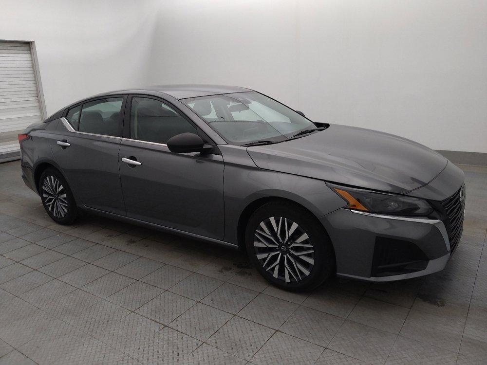 Used 2024 Nissan Altima 2.5 SV image 11