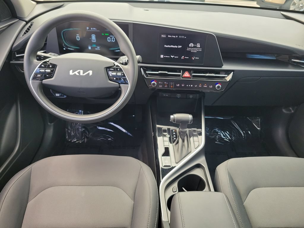 Certified 2025 Kia Niro LX FWD image 27