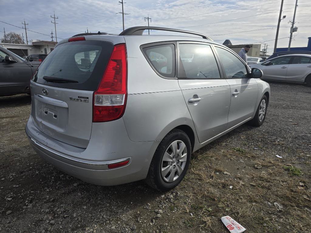 Used 2010 Hyundai Elantra SE w/ Popular Equipment Pkg 2 FWD image 5