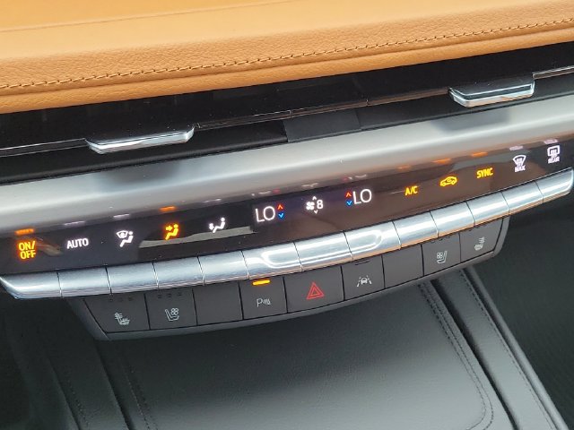 Certified 2024 Cadillac XT4 Premium Luxury AWD/4WD image 37