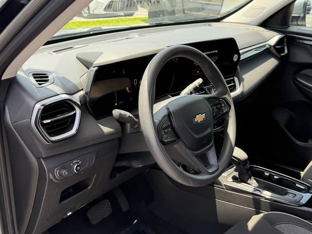 Used 2025 Chevrolet TrailBlazer LT FWD image 12