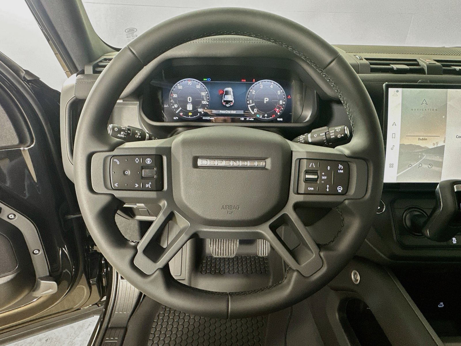 New 2026 Land Rover Defender 110 X-Dynamic SE AWD/4WD image 32