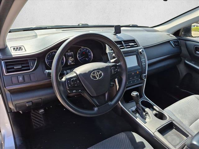 Used 2016 Toyota Camry LE FWD image 2