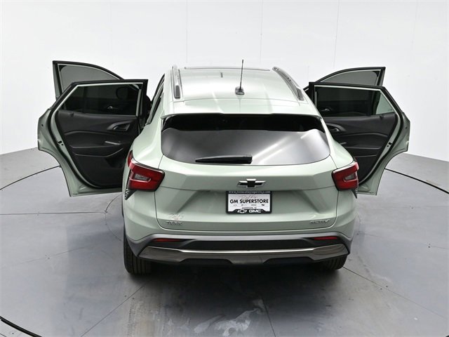 Used 2025 Chevrolet Trax ACTIV w/ Sunroof Package image 43
