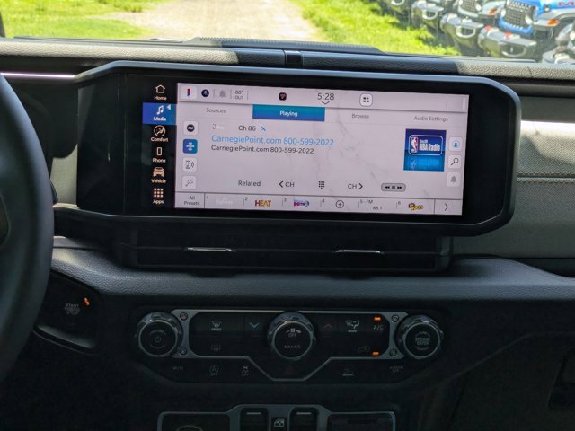 New 2025 Jeep Gladiator Sport image 16