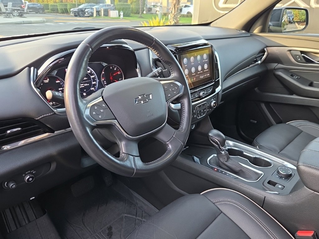 Used 2022 Chevrolet Traverse Premier w/ Redline Edition image 12