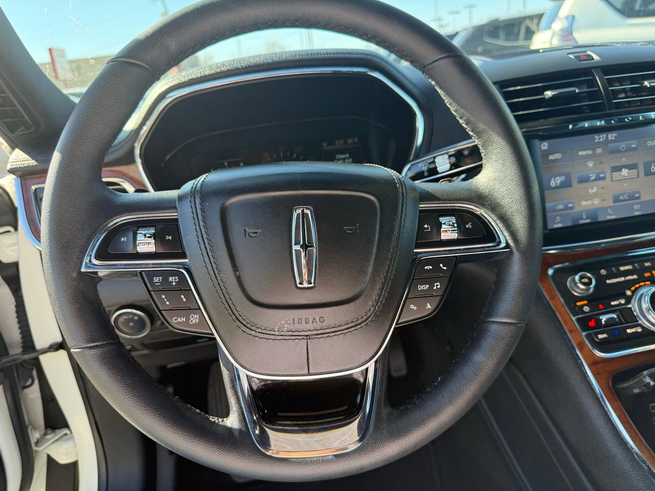 Used 2020 Lincoln Continental image 16