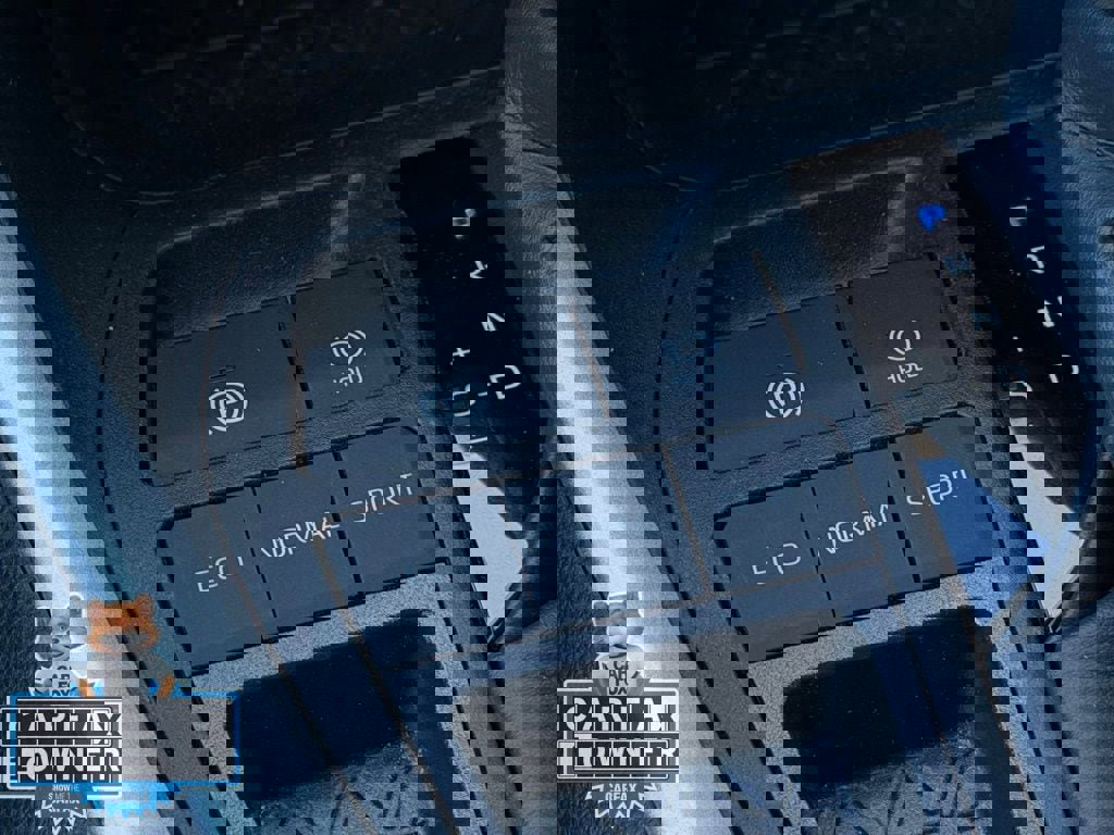 Used 2024 Toyota RAV4 XLE image 16