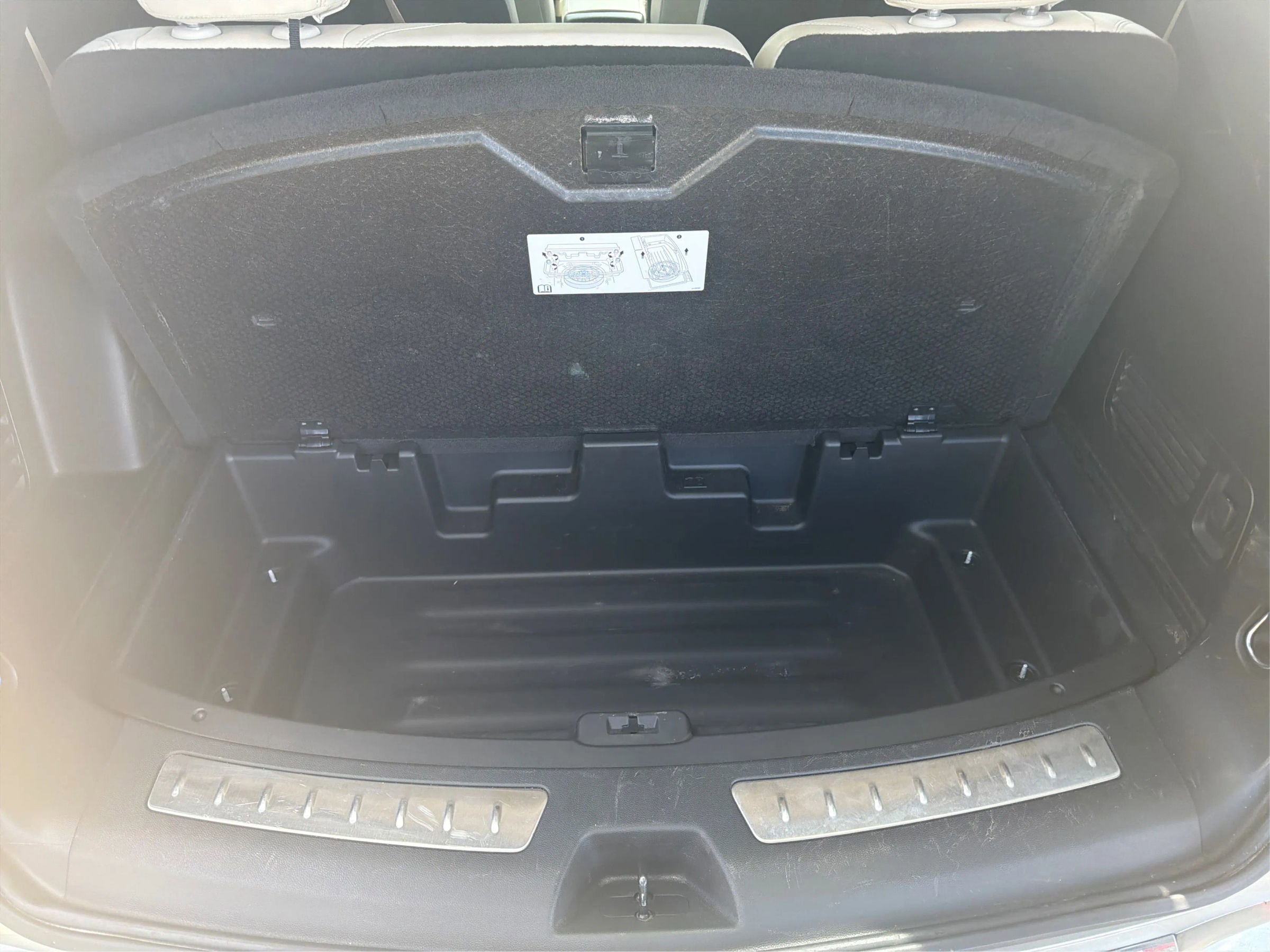 Used 2022 Buick Enclave Essence w/ Experience Buick Package FWD image 13