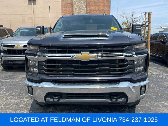 Used 2024 Chevrolet Silverado 2500 LT w/ Convenience Package AWD/4WD image 3