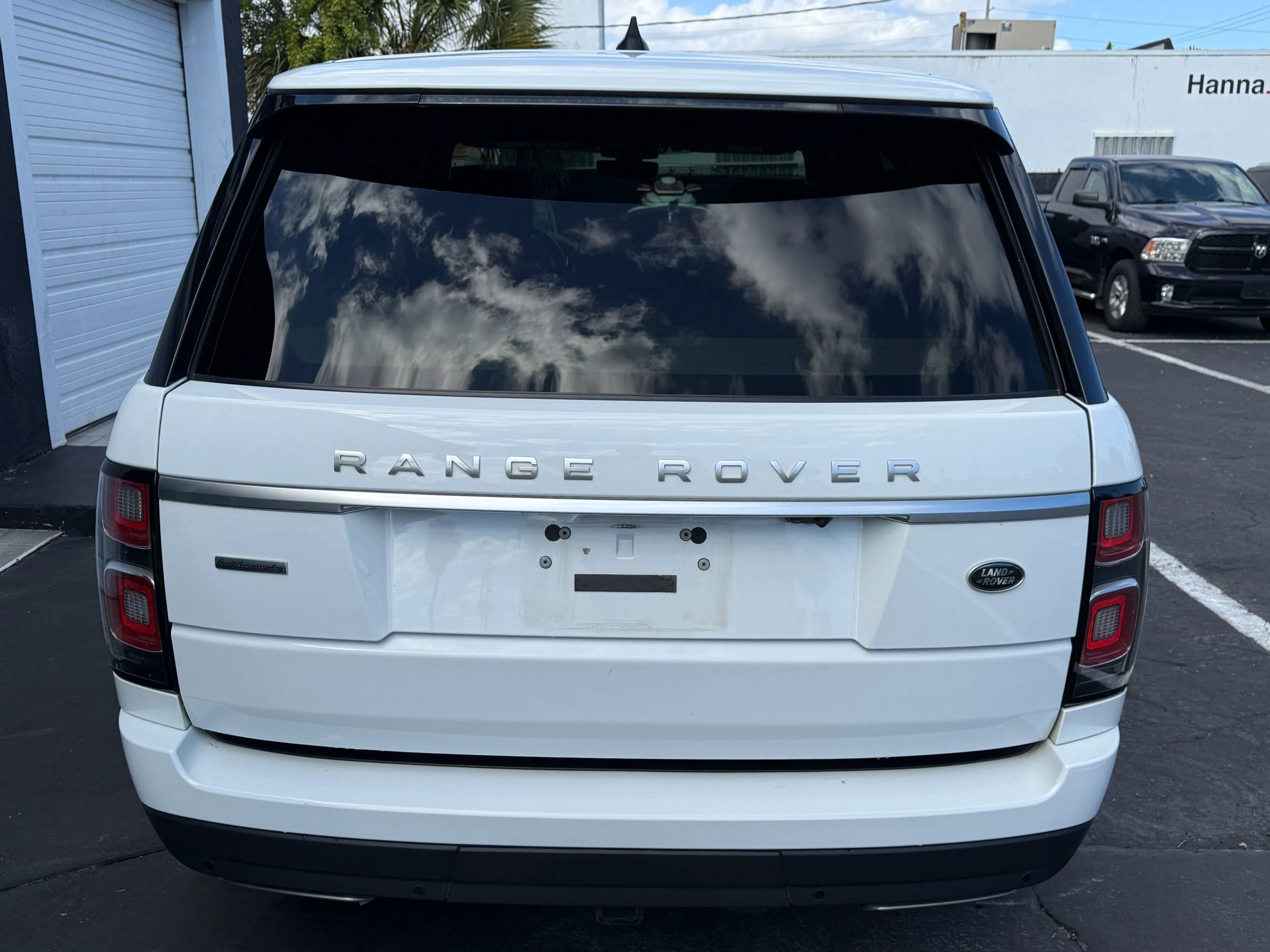 Used 2018 Land Rover Range Rover Autobiography image 9