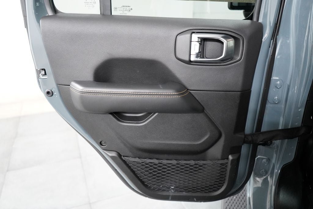 Used 2025 Jeep Wrangler Unlimited Sahara AWD/4WD image 21
