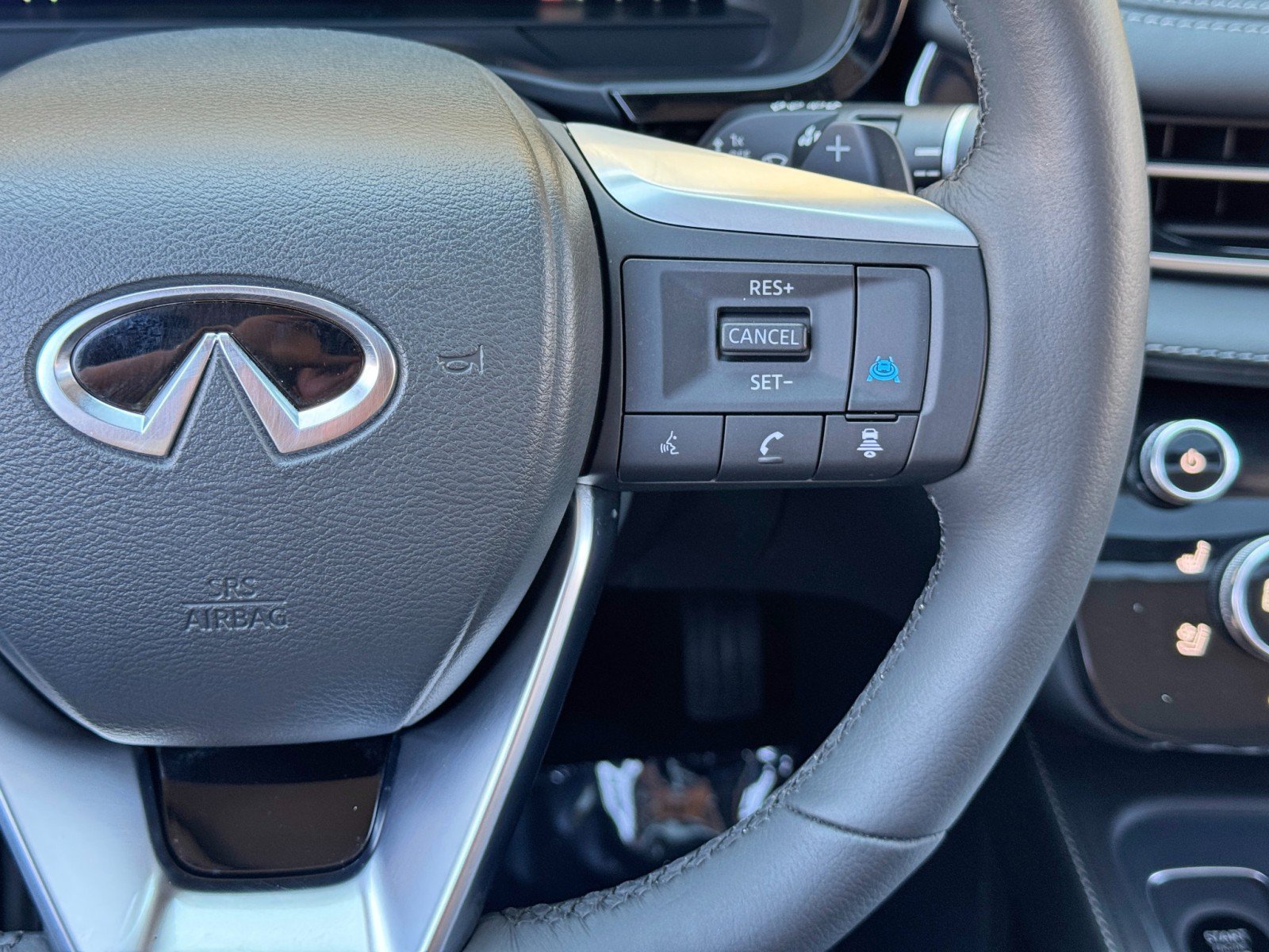 Used 2026 INFINITI QX60 Luxe w/ Cargo Package FWD image 24