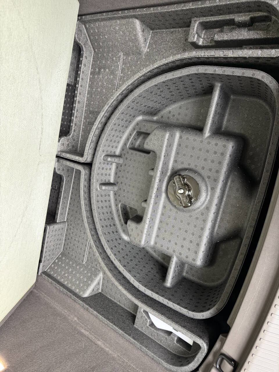 Used 2021 Lincoln Nautilus Reserve image 42