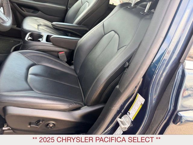 Certified 2025 Chrysler Pacifica Select image 20