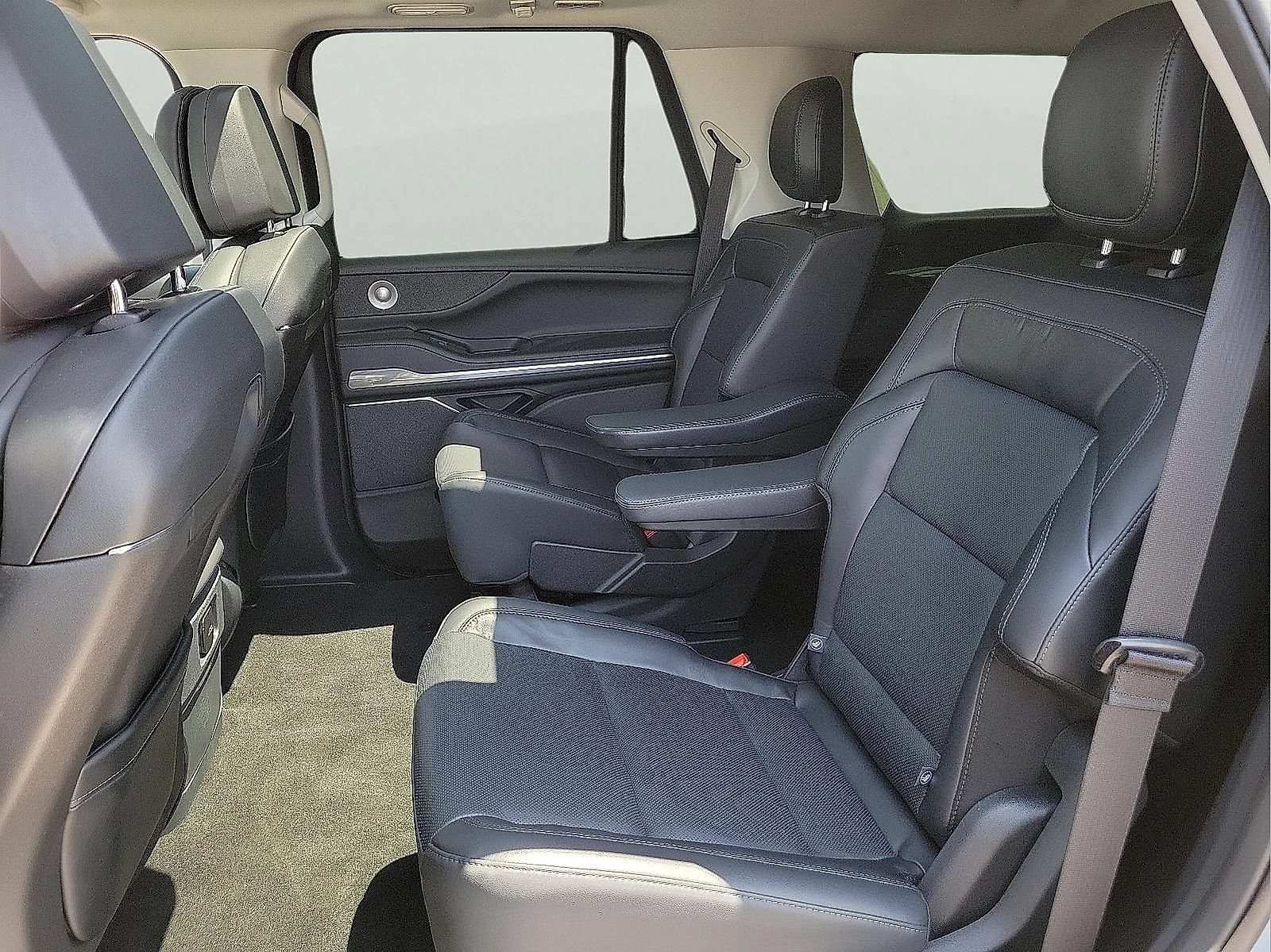 Used 2026 Lincoln Navigator Reserve AWD/4WD image 15