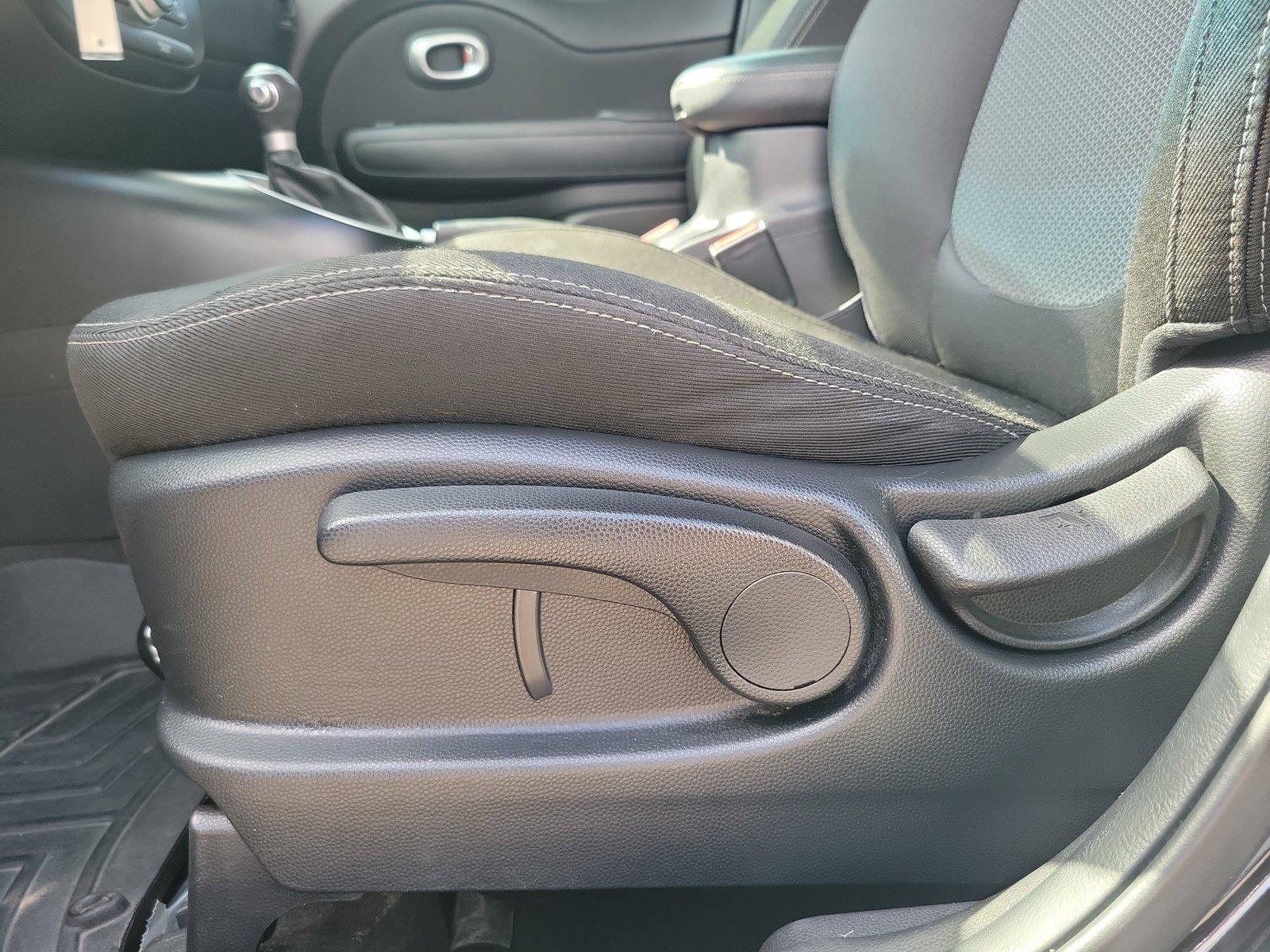 Used 2018 Kia Soul + FWD image 20