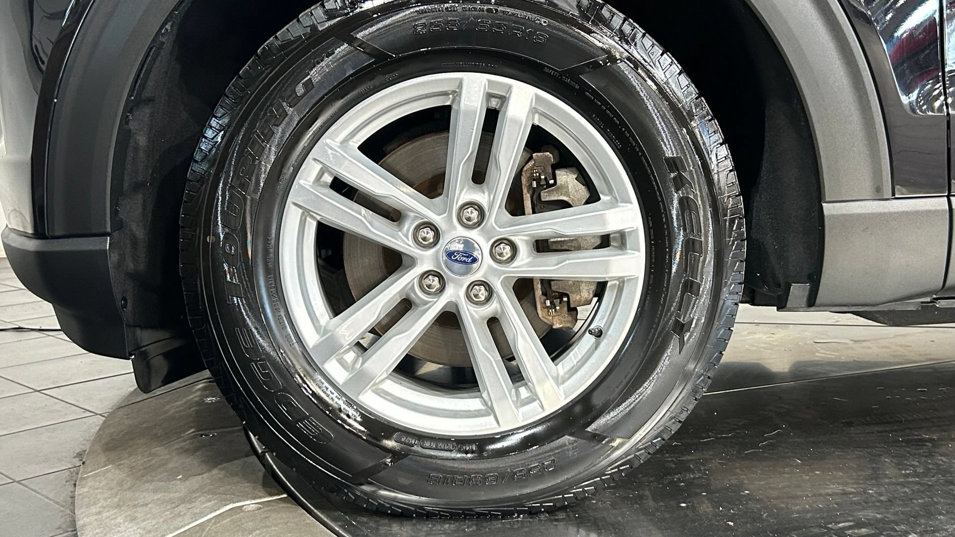 Used 2022 Ford Explorer XLT w/ Equipment Group 202A AWD/4WD image 14