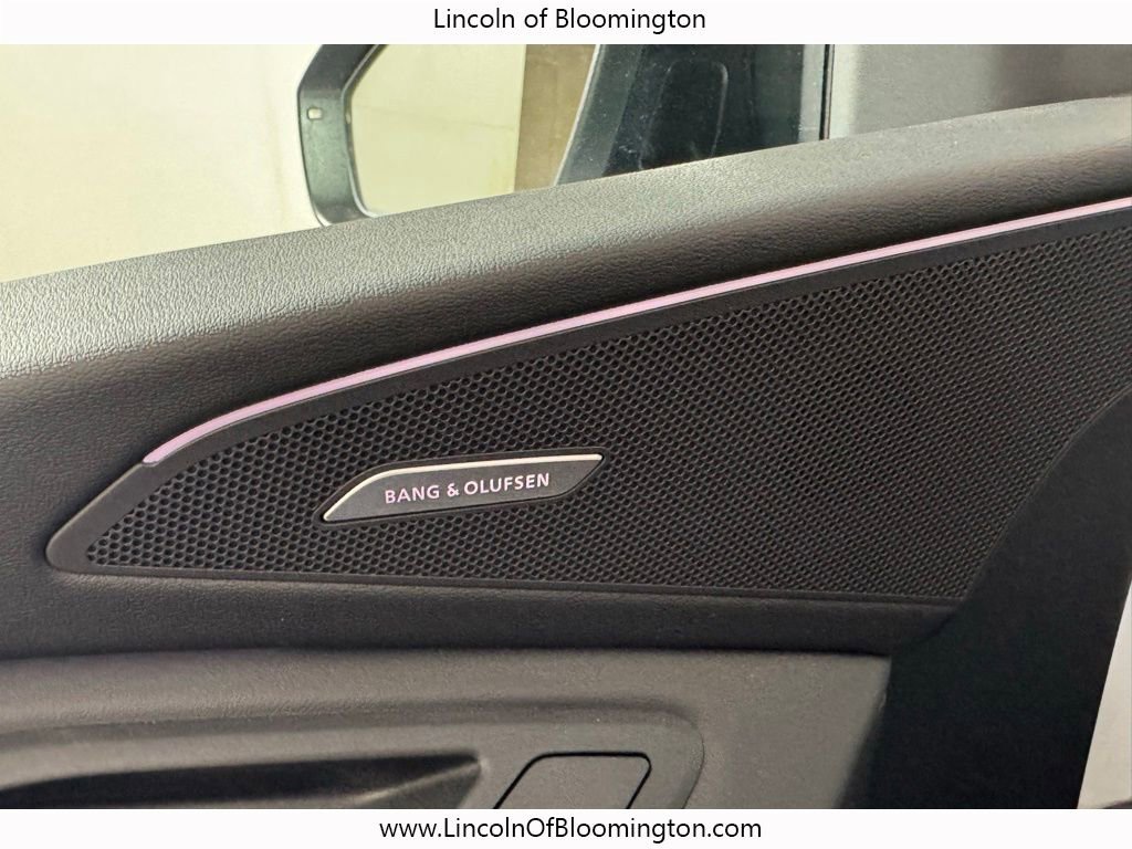 Used 2025 Audi SQ6 e-tron Prestige w/ 21" Black Optic Wheel Package image 35