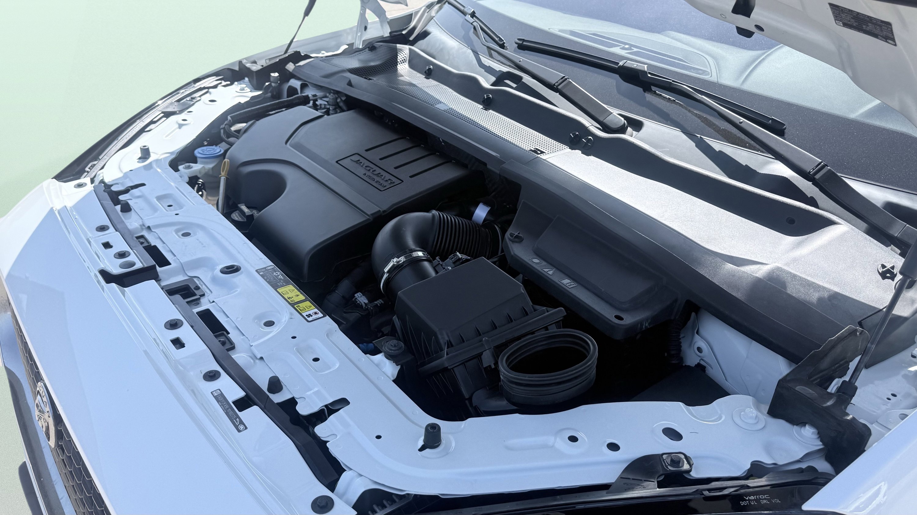 Used 2020 Jaguar E-PACE SE image 23